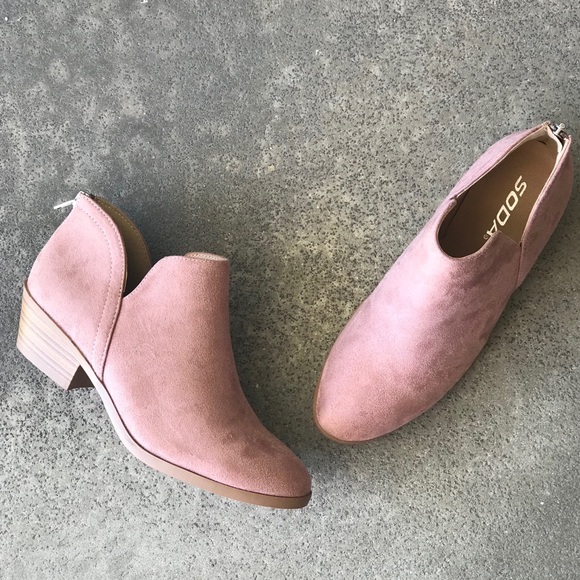 Soda Shoes - Last 1! Soda Faux Suede Blush bootie w/back zipper